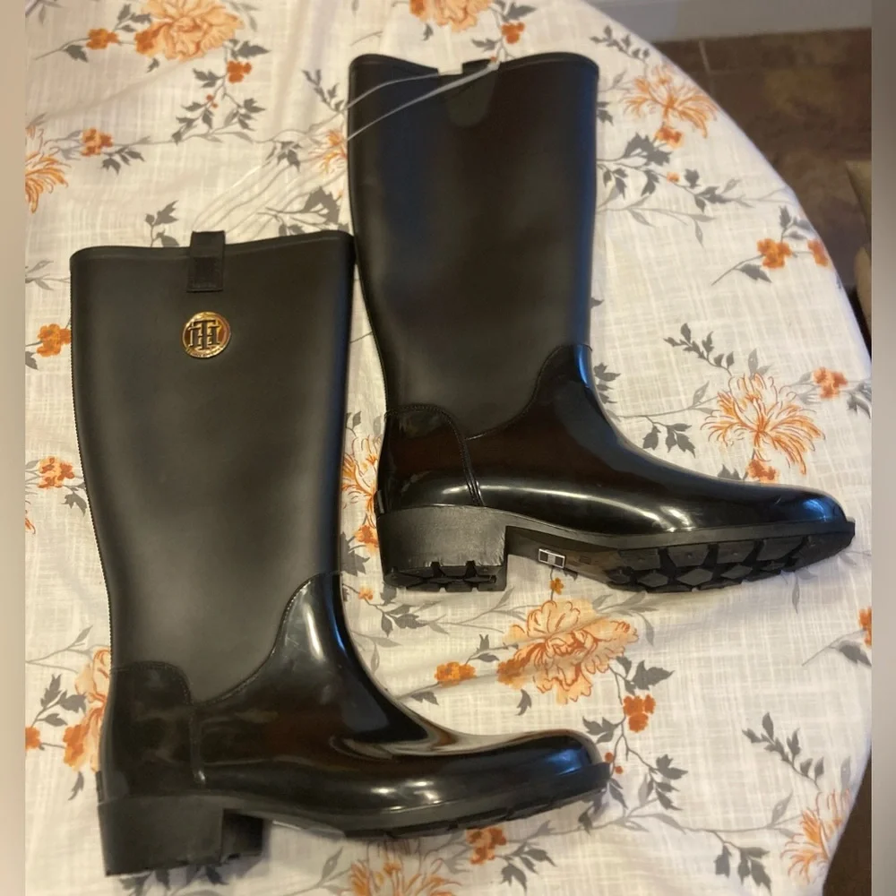 NEW Tommy Hilfiger Women's Karissa Rain Boot Size 11M